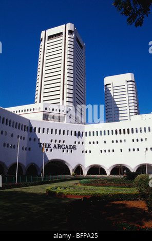MMN 65338: Arcade World Trade Center Bldg; Cuffe Parade; Bombay Mumbai; Maharashtra; Indien Stockfoto