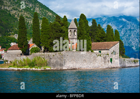 Kloster St. George Island in der Nähe von Perast, Bucht von Kotor, Montenegro Stockfoto