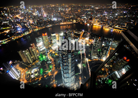Nachtansicht des Geschäftsviertels Pudong, Shanghai, China. 14. Oktober 2009 Stockfoto