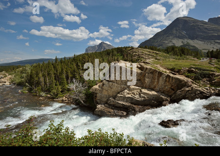 Wasserfälle in der Nähe von Swift aktuelle See in vielen Gletschern Bereich des Glacier National Park, Montana Stockfoto