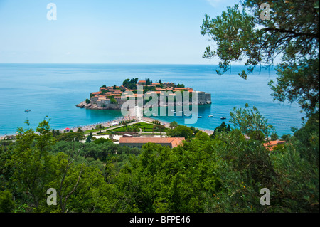 Insel Sveti Stefan mit Aman Resort in der Nähe von Budvar, Montenegro Stockfoto