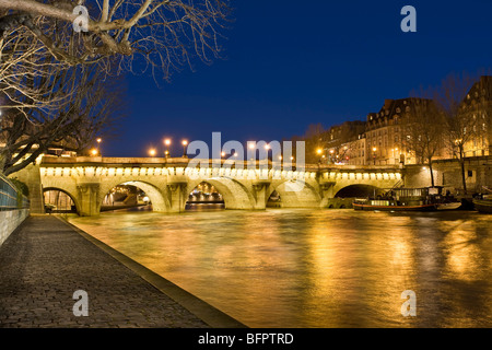 PONT NEUF IN DER NACHT, PARIS Stockfoto