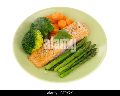 Gegrillter Lachs mit gedünstetem Gemüse Stockfoto