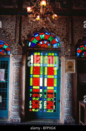 NGS 66676: Tür in Parasnath Jain-Tempel; Calcutta; Westbengalen; Indien Stockfoto