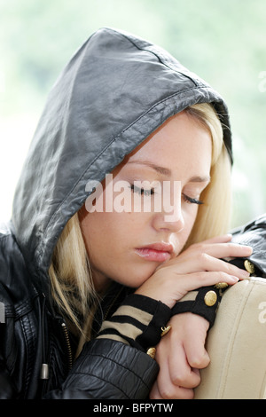 Teenager-Mädchen schlafen. Model Released Stockfoto