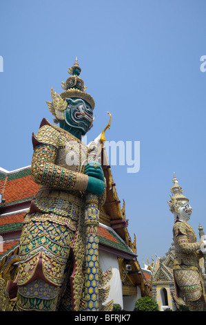 Dhosa Kiridhorn Riese (Yaksha) Wache; Grand Palace Stockfoto