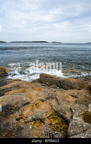 Granitfelsen an der Mündung des Kennebec River am Fort Popham in der Nähe von Phippsburg Maine ME USA Stockfoto