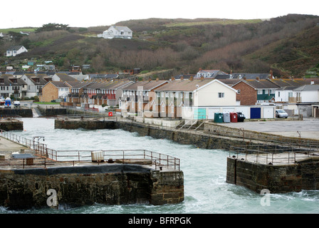 Flut im Hafen von Portreath in Cornwall, Großbritannien Stockfoto