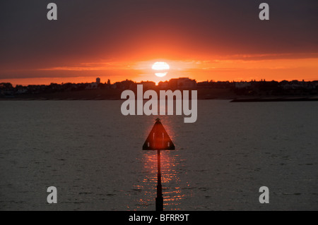 Sonnenuntergang über der Essex Stadt Dovercourt in der Nähe von Harwich, UK. Stockfoto