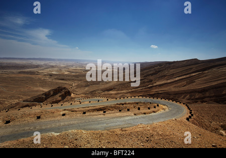Straße in der Wüste Negev, Israel Stockfoto