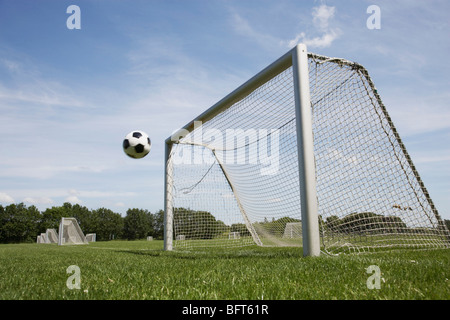 Fußball und Net Stockfoto