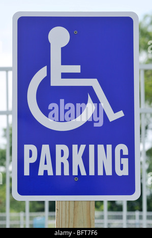 Rollstuhl zugänglich Parkplätze Stockfoto