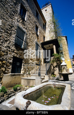 Malerische Unterkunft in das Dorf Valbonne Stockfoto