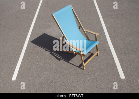 Strandkorb auf Parkplatz Stockfoto