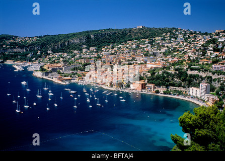 Die herrliche Aussicht über die Villefranche-Sur-Mer-Bucht Stockfoto