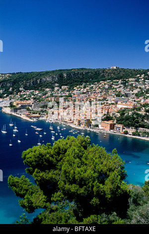 Die herrliche Aussicht über die Villefranche-Sur-Mer-Bucht Stockfoto