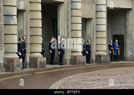 Die Wachablösung am königlichen Palast, Stockholms Slott, Gamla San, Stockholm Stockfoto