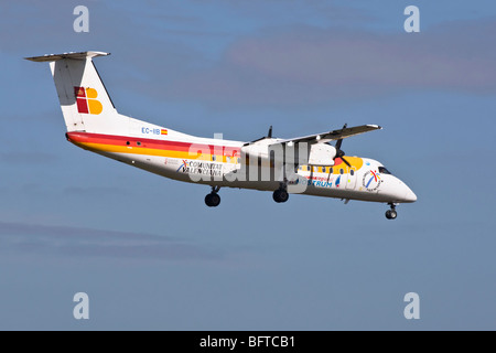 Eine De Havilland Canada / Bombardier Dash 8-Turbo prop Feeder-Liner für die spanische Fluggesellschaft Air Nostrum / Iberia Stockfoto