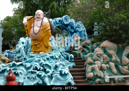 Fat Laching Buddha Statue, chinesische Folklore oder Konfuzianismus, Tiger Balm Gardens Chinese Theme Park, Singapur Stockfoto
