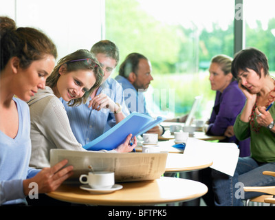 Mittagspause im Büro Stockfoto