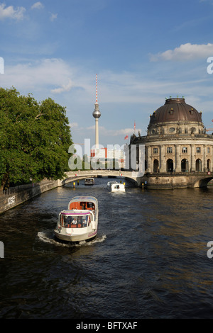 Berlin. Deutschland. Fluss Spree & Museumsinsel Mitte. Stockfoto