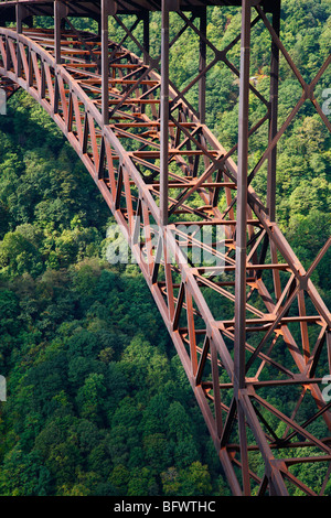 Stahlbogen der New River Gorge Bridge West Virginia USA Hi-res Stockfoto