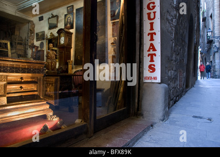 Antike Schaufenster in Sant Domenec Straße. Der Major-Aufruf. Mittelalterliche jüdische Viertel, Stadt Barcelona. Katalonien. Spanien Stockfoto