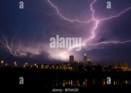 Sturm über Stadt Stockfoto