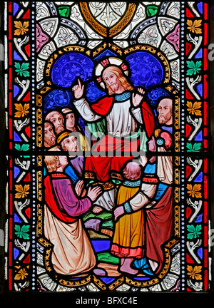 Buntglas-Fenster Darstellung Jesu Lehre die Menschen St Gregory Kirche, Offchurch, Warwickshire, Fenster durch William Wailes Stockfoto