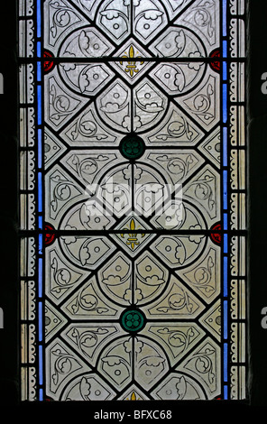 Buntglas-Fenster der Grisaille mit Fleur de Lys Motiven, St Gregory Kirche, Offchurch, Warwickshire Stockfoto