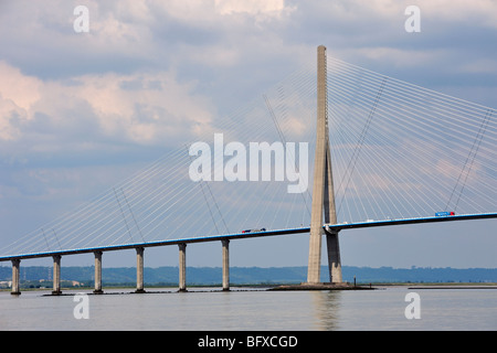 Pont de Normandie / Brücke der Normandie, einer Schrägseilbrücke Straßenbrücke über den Fluss Seine Verknüpfung von Le Havre, Honfleur, Normandie Stockfoto