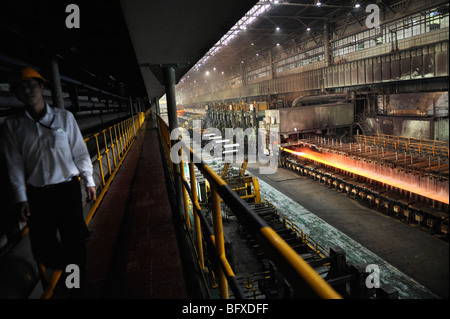 Geschmolzene Kochplatte Stahl, gerollt in Shanghai Baosteel Fabrik. 20. Oktober 2009 Stockfoto