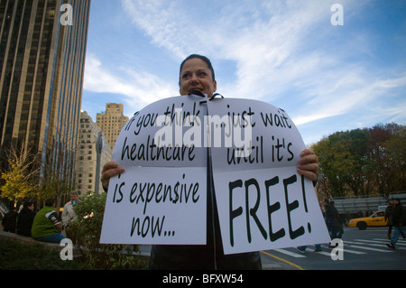 Gegner der Reform des Gesundheitswesens Rallye in Columbus Circle in New York Stockfoto