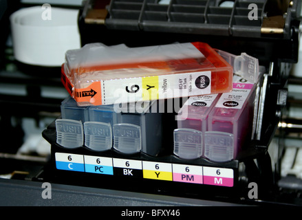 Farbige Tintenpatronen Inkjet Drucker Stockfoto