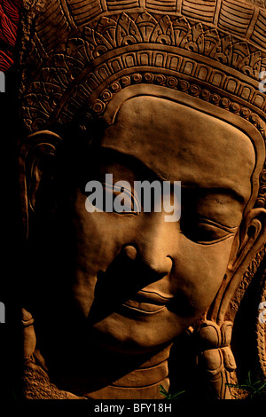 Buddhistische kambodschanischen Stil Stein Kopf Figur Statue, Pattaya, Thailand. Stockfoto