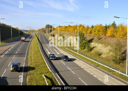 A41 zweispurigen Weg in Hertfordshire UK Stockfoto