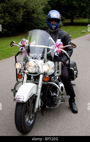 Hochzeit Motorrad von zuvorkommend Burg Stockfoto