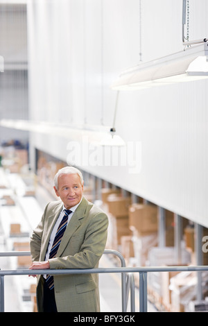 Mann im Speicher Stockfoto