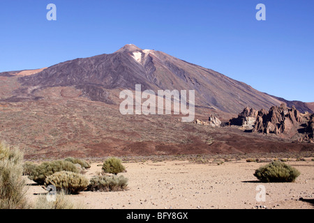 DER VULKAN EL TEIDE IM TEIDE-NATIONALPARK AUF DER KANARISCHEN INSEL TENERIFFA. Stockfoto