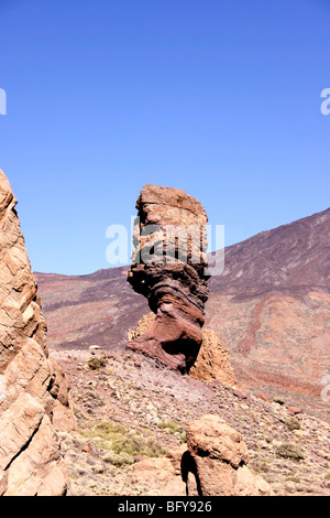 EL ROQUE CHINCHADO FELSFORMATION IM TEIDE-NATIONALPARK AUF DER KANARISCHEN INSEL TENERIFFA. Stockfoto