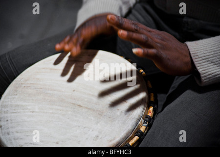 Trommelnden Händen Stockfoto