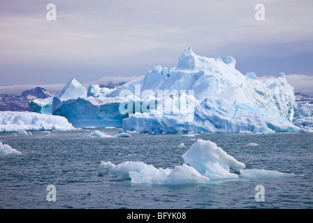 Eisberge im Sermilik Fjord, Ammassalik Bezirk, Ostgrönland, Grönland, Dänemark Stockfoto