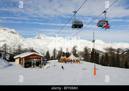 Alp Surley Martel, Hossa Bar, Corvatsch ski Resort, St. Moritz, Kanton Graubünden, Schweiz, Europa Stockfoto