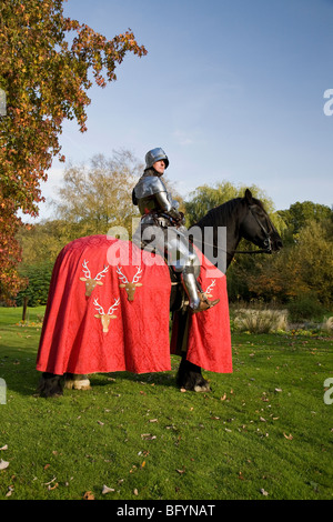 Berittene Ritter Darstellung bei Mannington Hall Gardens in Norfolk Stockfoto