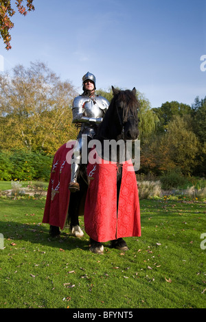 Berittene Ritter Darstellung bei Mannington Hall Gardens in Norfolk Stockfoto