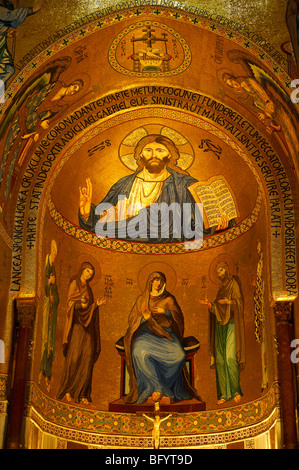 Christus mit Maria unten Segen. Byzantinischen Mosaiken der Palantine Kapelle im Normannenpalast, Palermo Sizilien Stockfoto