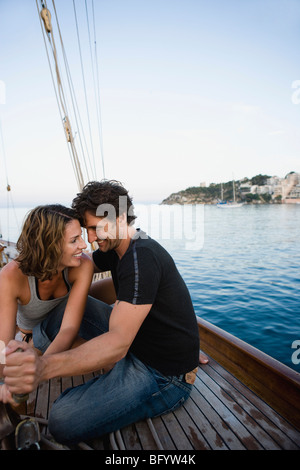 paar Fesseln Seile auf deck Stockfoto