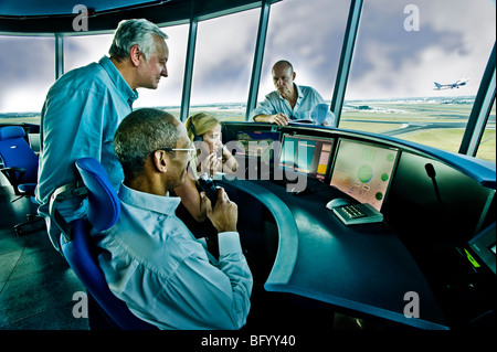 FlughafenKontrollturm Stockfoto