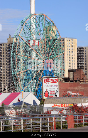 Der berühmte Wonder Wheel Riesenrad, Coney Island, Brooklyn, NY Stockfoto