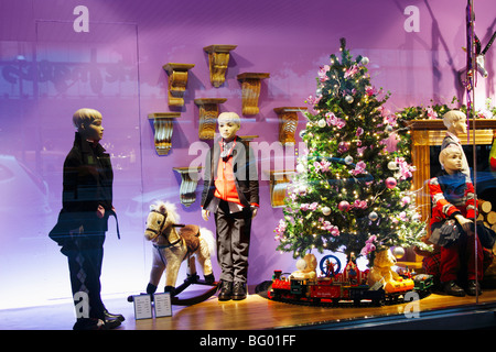 Chrstmas Fenster im Kaufhaus "El Corte Inglés" in Spanien Stockfoto